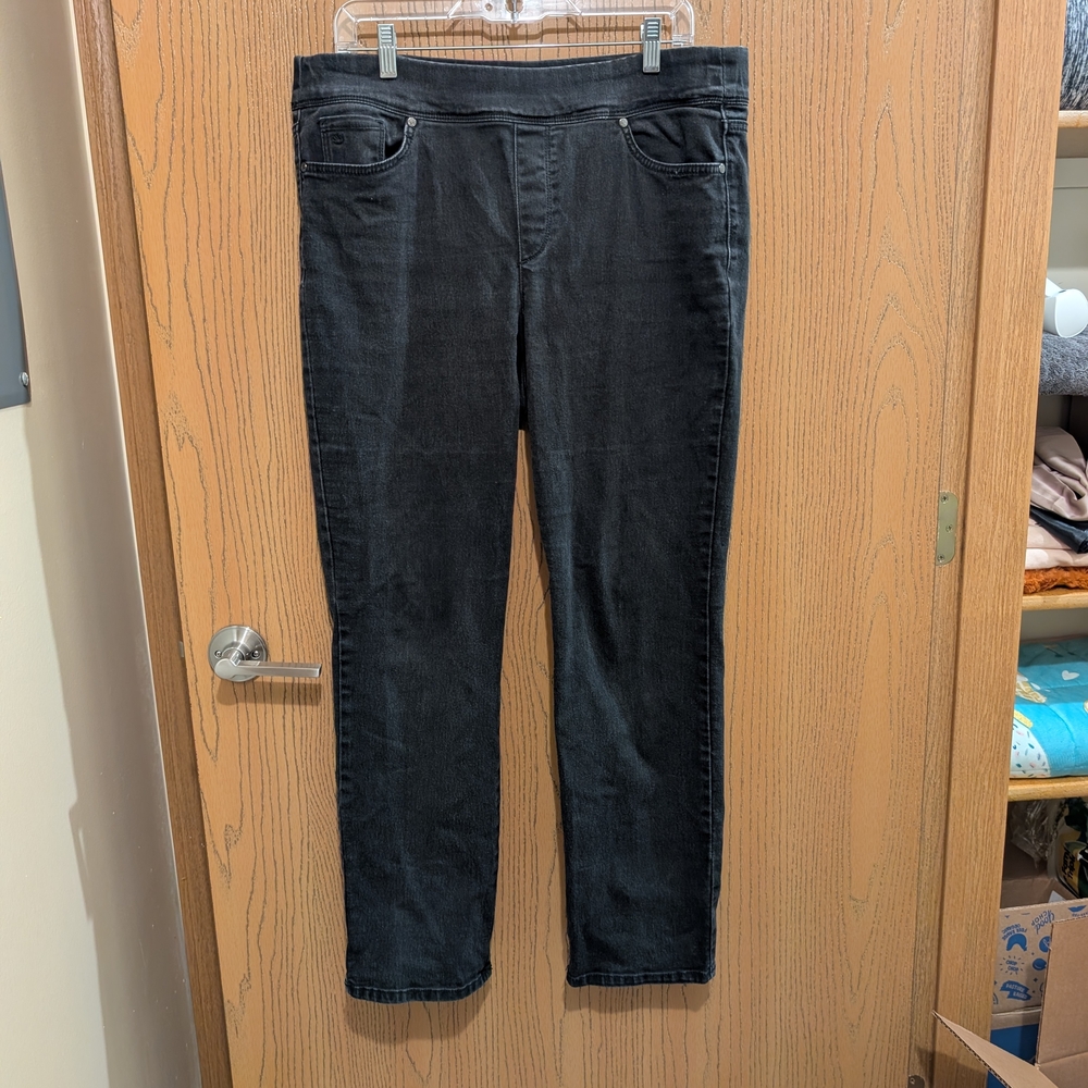 Gloria Vanderbilt Women's Black Straight Leg Jeans